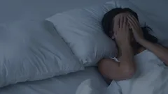 Spánek a stud: proč se nám v noci vrací nepříjemné zážitky