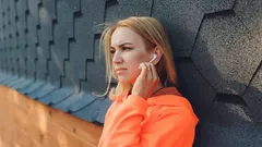 Co dělat, když funguje jen jedno bezdrátové sluchátko – stručný průvodce řešením problémů