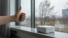 Nalepte na okno kus polystyrenu – nebudete litovat: až ucítíte výsledek, radostí poskočíte