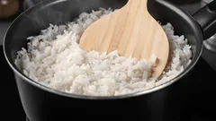 Poměr vody a čas vaření: recept na dokonalou sypkou rýži