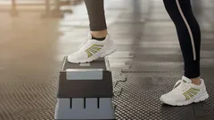 Ideální cvičení pro bolestivá kolena: posilujte nohy a hýždě bez zatěžování kloubů