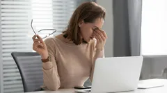 Co očím doopravdy škodí a co jim prospívá? Nejčastější mýty o zdraví očí